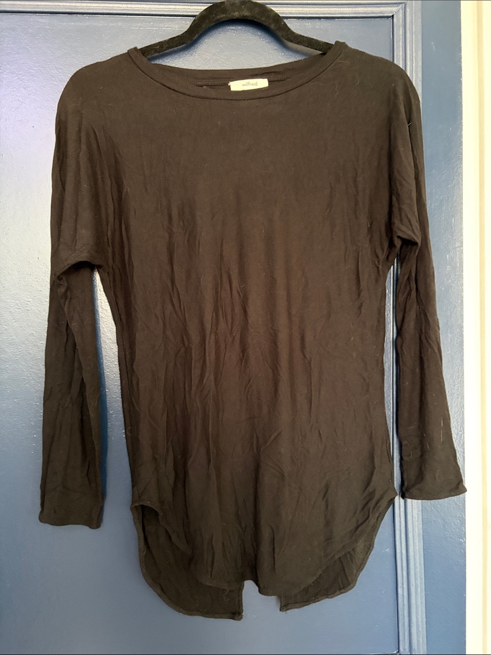 Wilfred Black Long Sleeve Scoop-Hem Tee